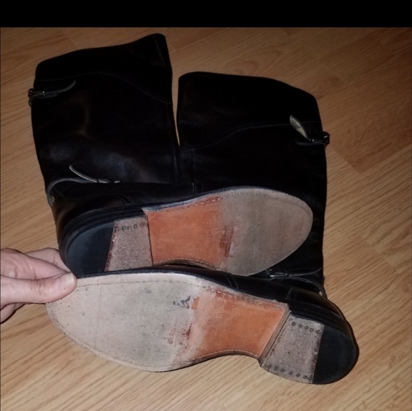 Frye - Picture 3 of 5